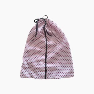 Funda para Zapatos de Tela Rosa Claro con Lunares Rojos y Cierre de Cordón Negro