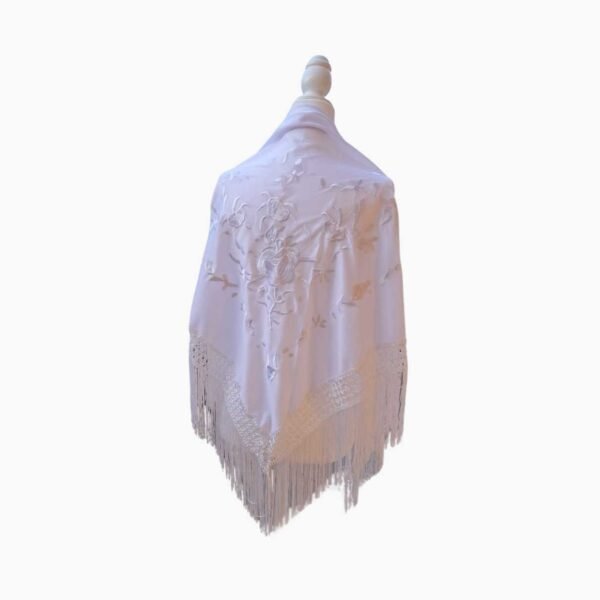 Mantón Blanco con Bordado Floral Blanco y Flecos Blancos