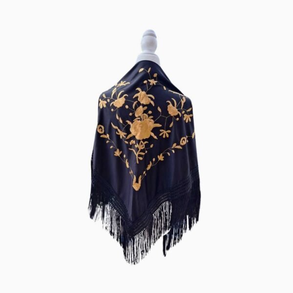 Mantón Negro con Bordado Floral Dorado y Flecos Negros