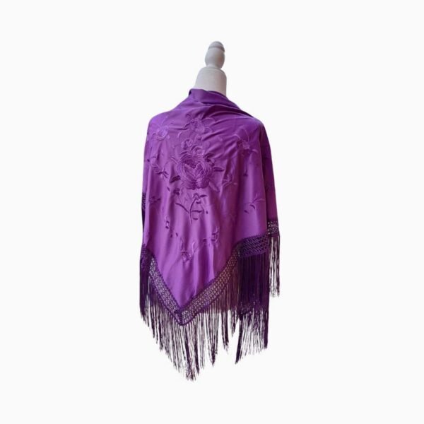 Mantón Morado Unicolor con Bordado Tono Sobre Tono y Flecos