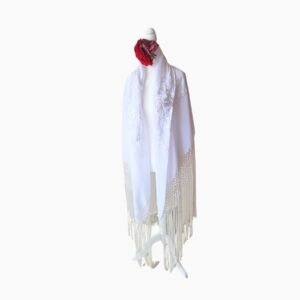 Mantón Blanco con Bordado Floral Blanco, Trenzado Detallado y Flecos Largos Blancos